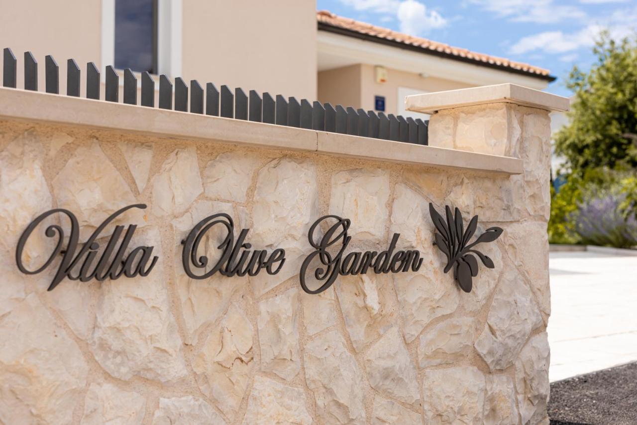 Villa Olive Garden Brzac 外观 照片
